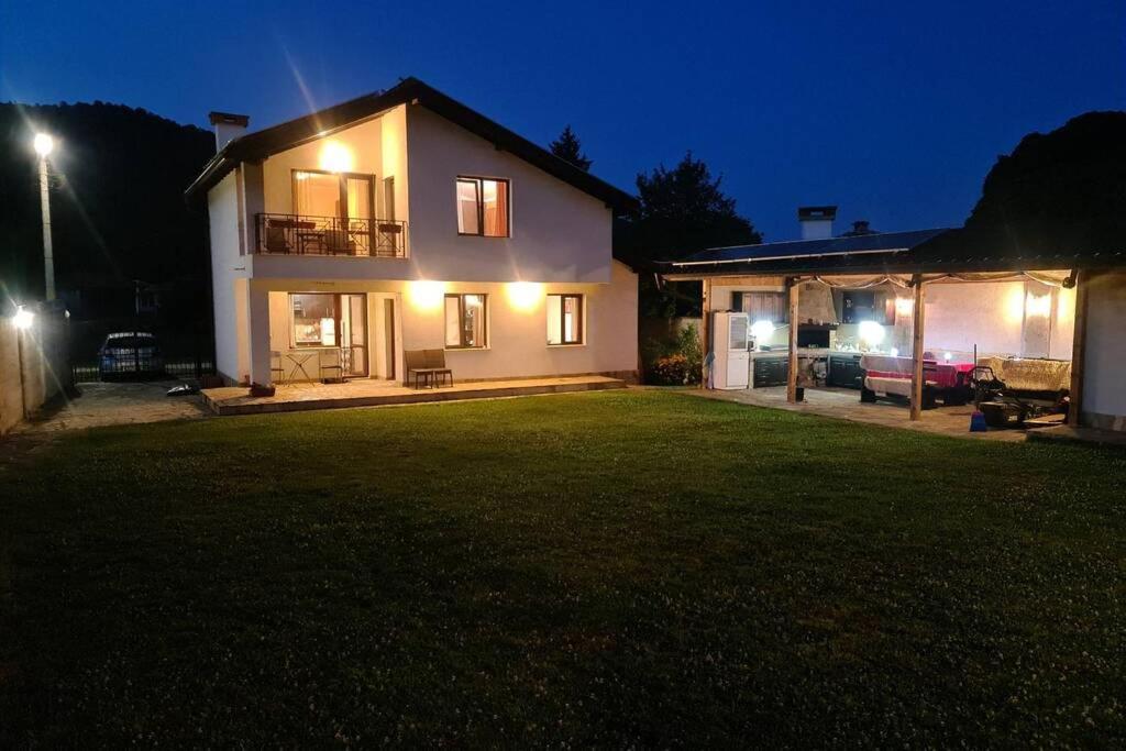 Двете Къщи В Планината Villa Beli Osŭm Exterior photo