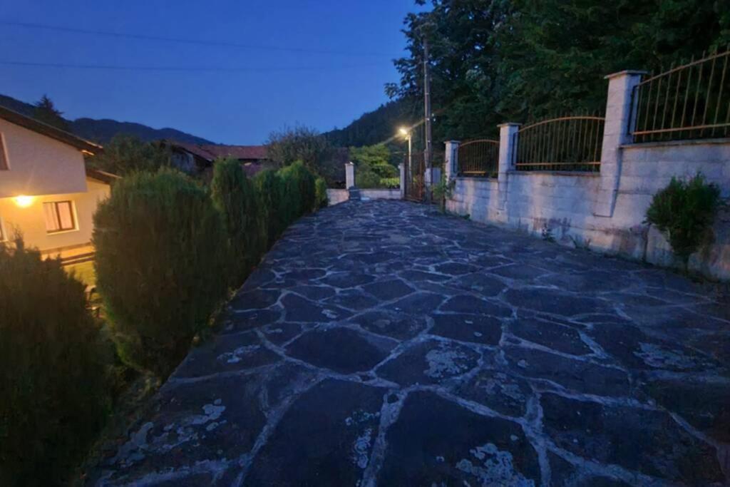 Двете Къщи В Планината Villa Beli Osŭm Exterior photo
